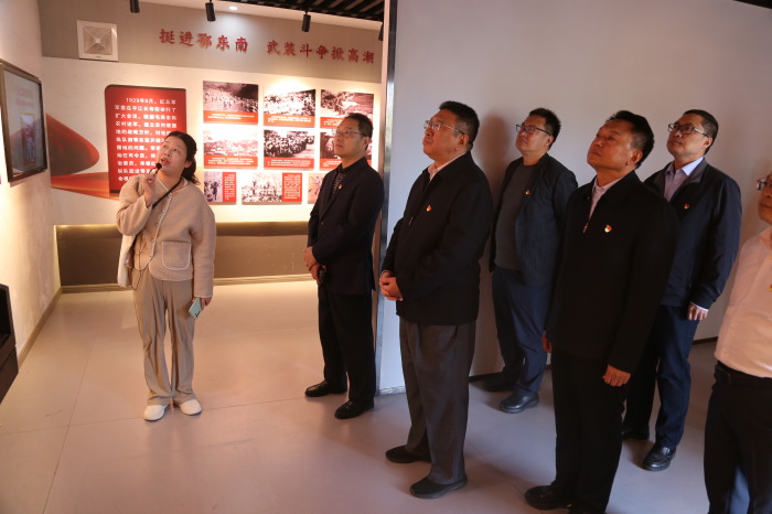 参观.JPG